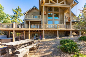 Penticton Lodge by AvantStay Log Cabin Home w Incredible Views Large Patio Hot Tub